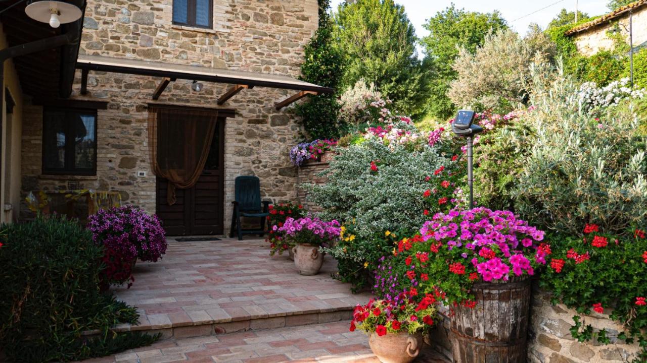 Il Casale Di Fiore Cannara Luaran gambar