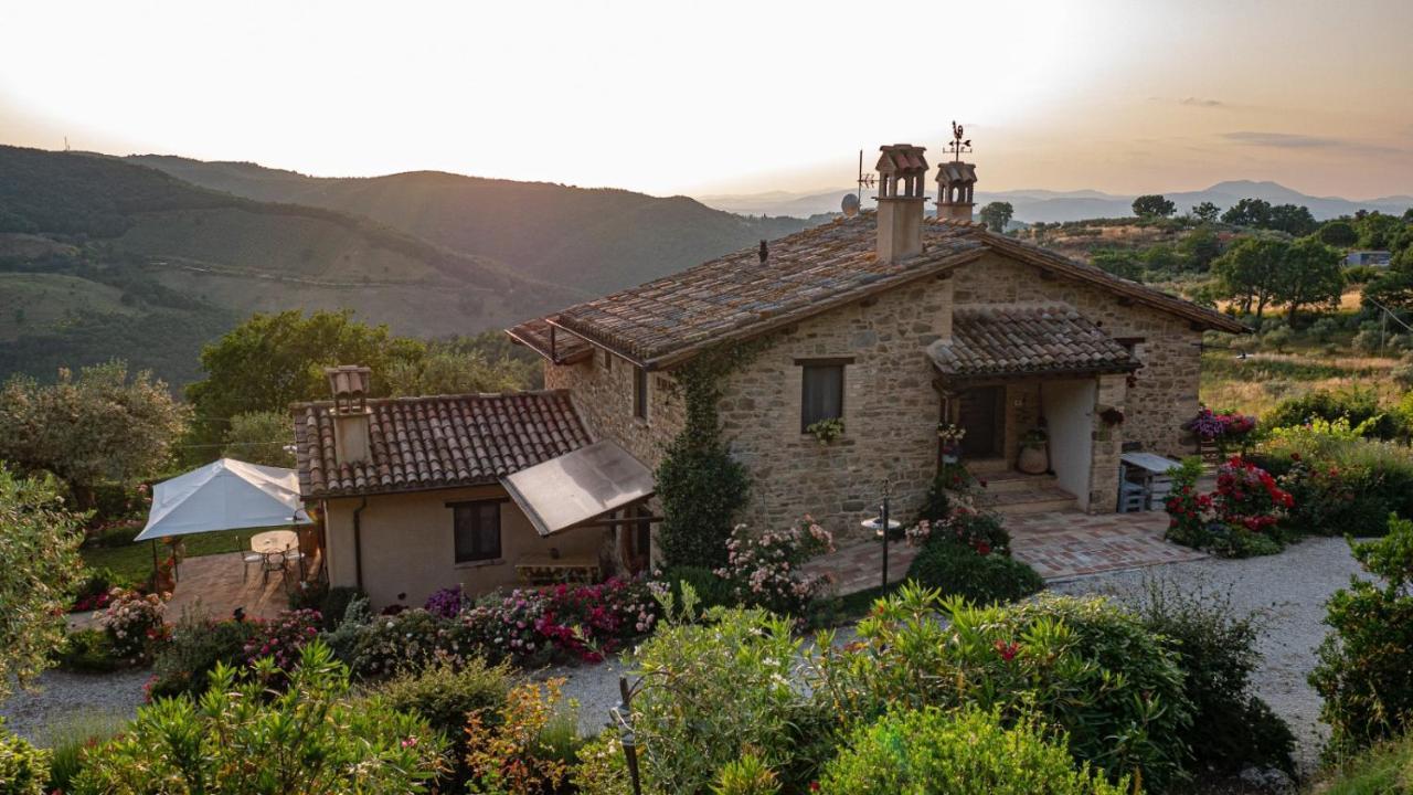 Il Casale Di Fiore Cannara Luaran gambar