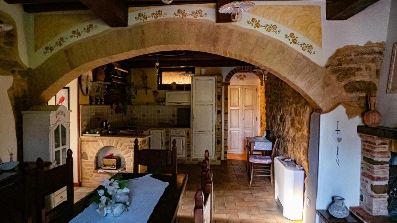 Il Casale Di Fiore Cannara Luaran gambar